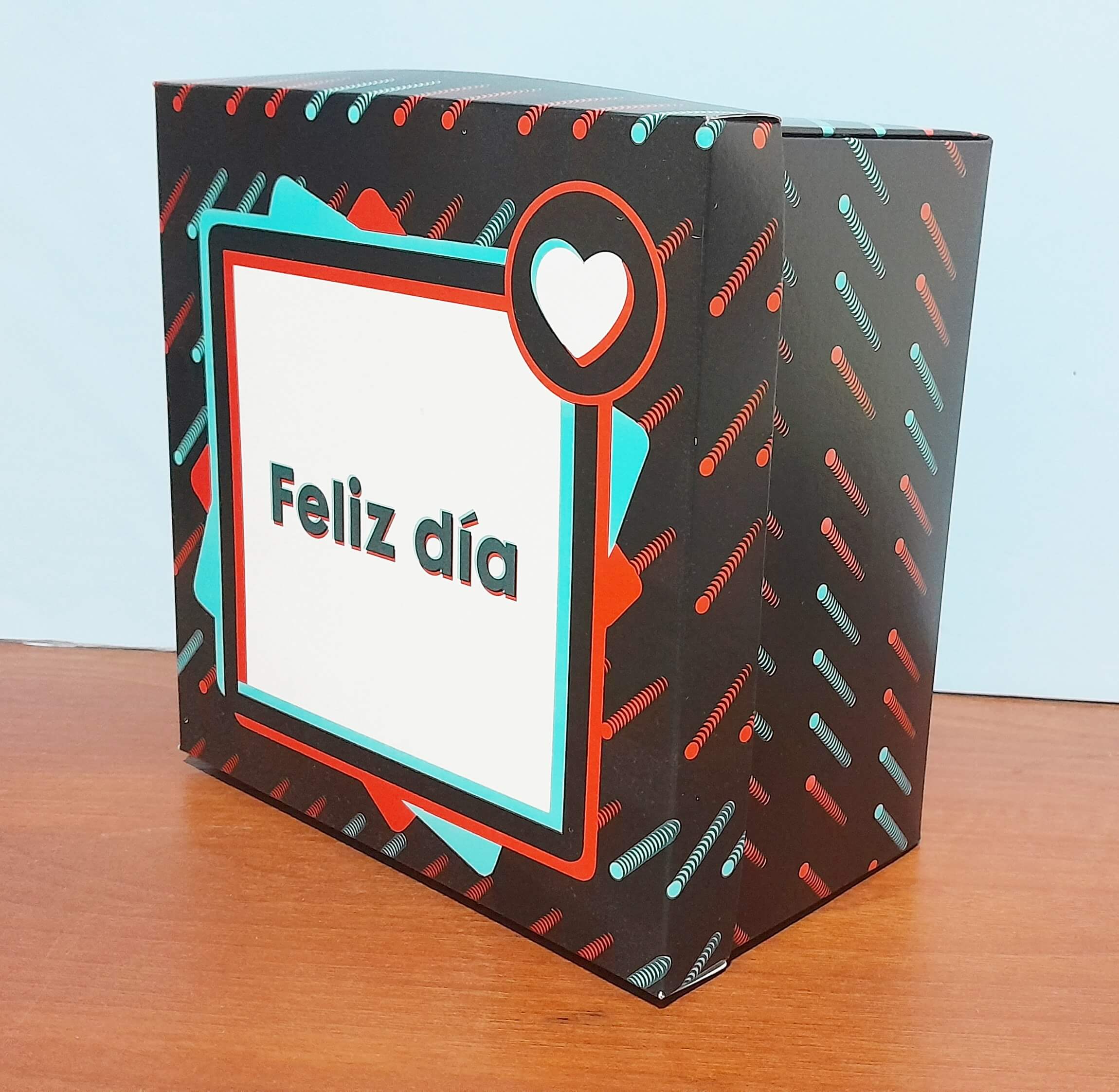 CAJA 52 SORPRESA 17x17x10 FELIZ DIA