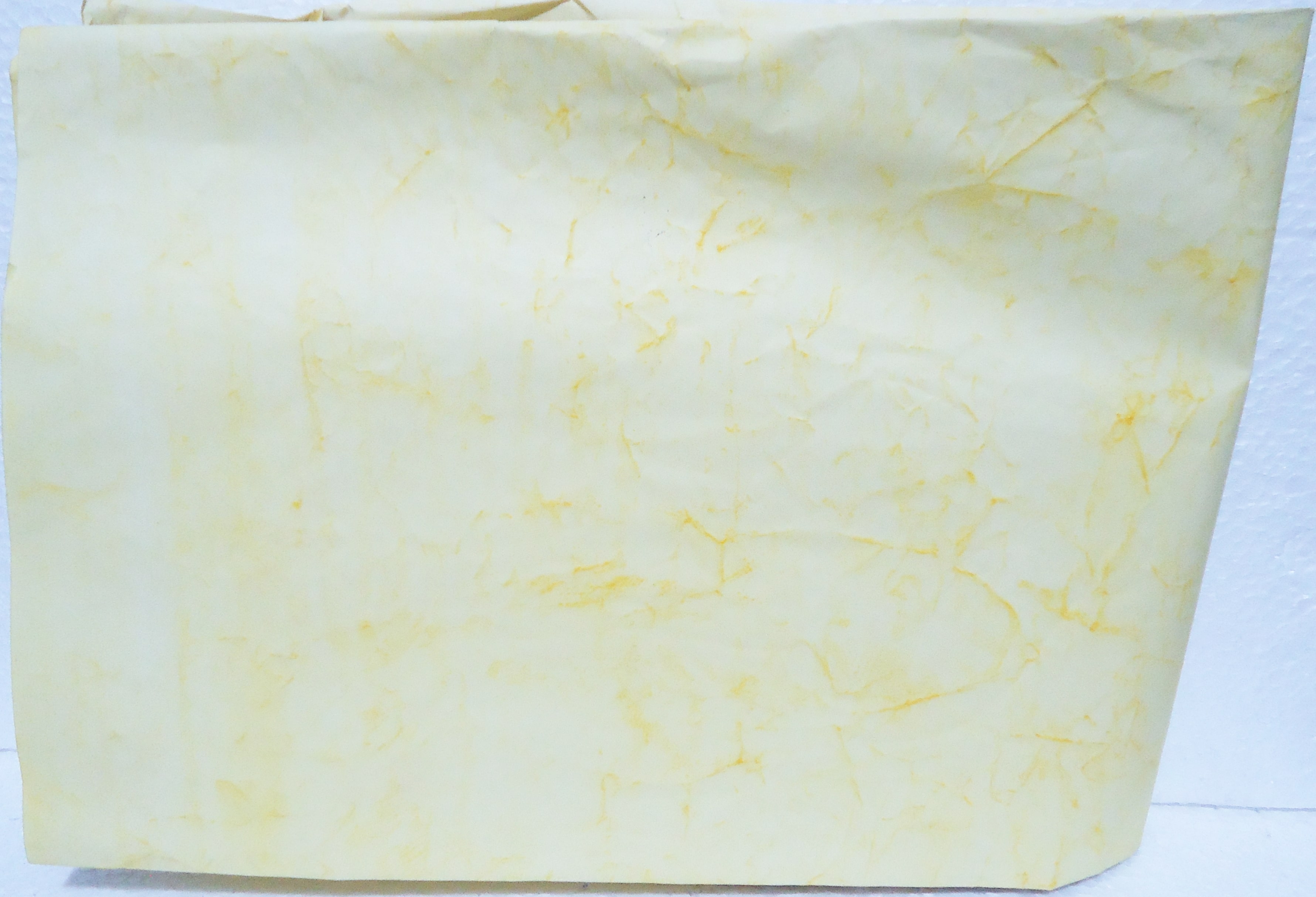 PAPEL BATIK 60x80 AMARILLO
