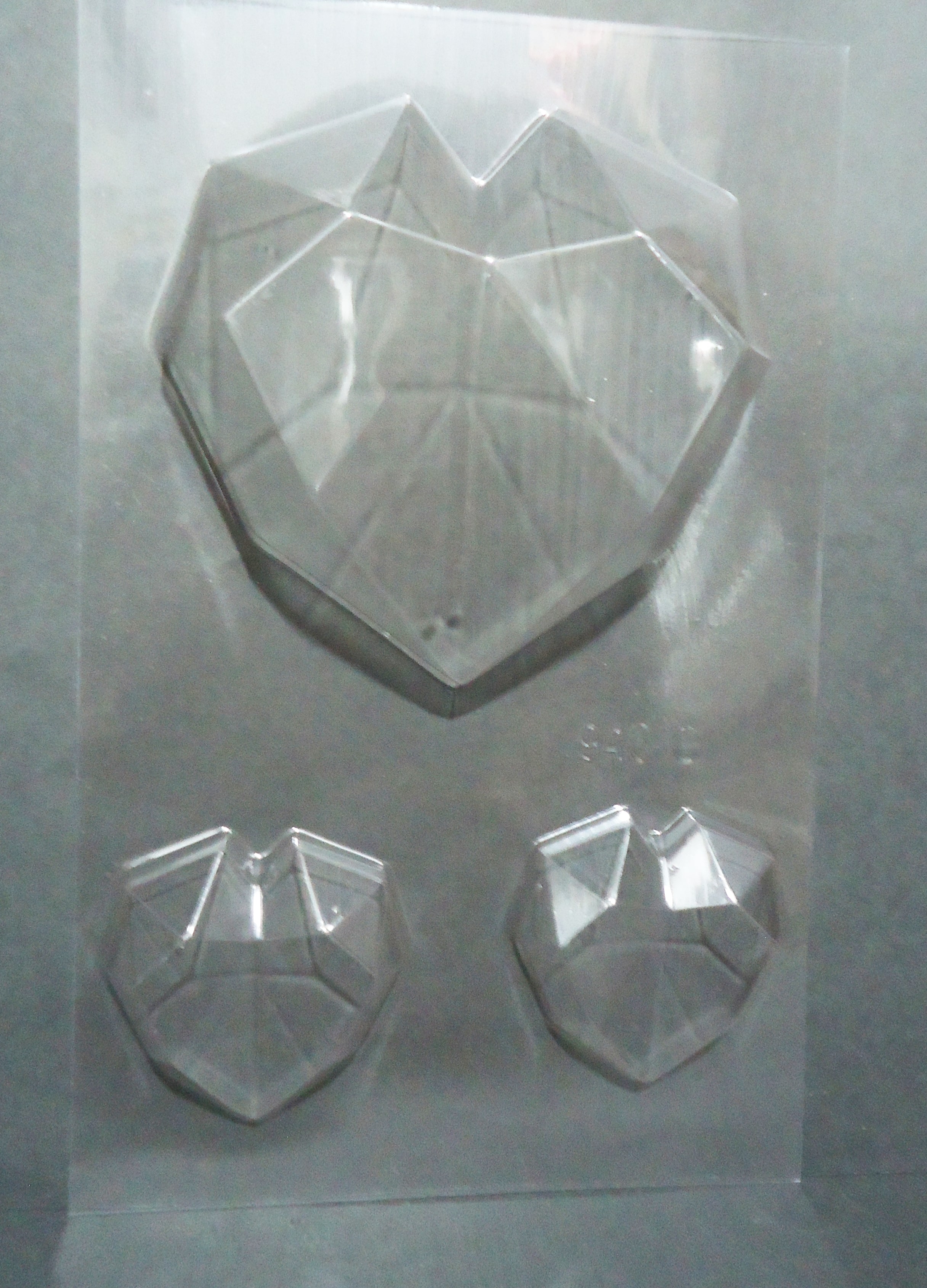 MOLDE PLACA BOMBON CORAZON DIAMGDE 16x25