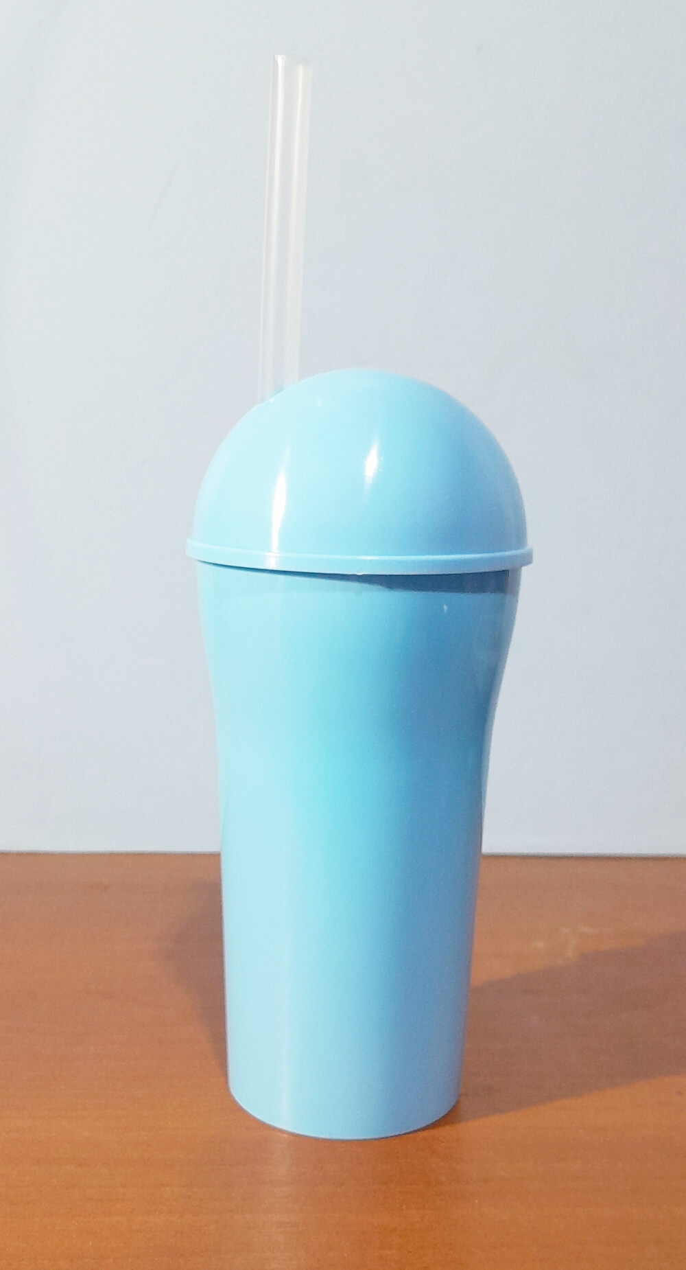 VASO CON TAPA Y SORBETE PASTEL CELESTE