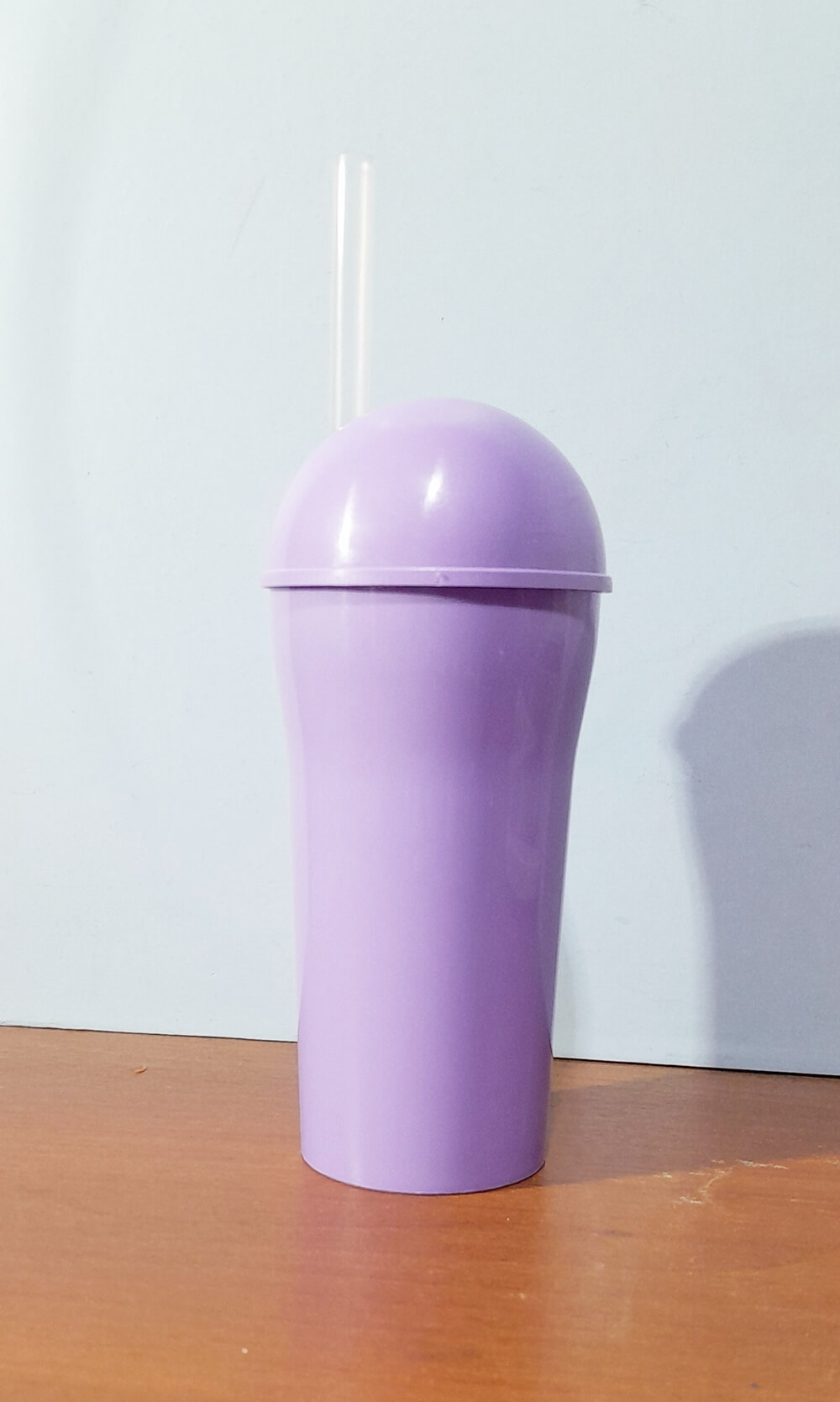 VASO CON TAPA Y SORBETE PASTEL LILA