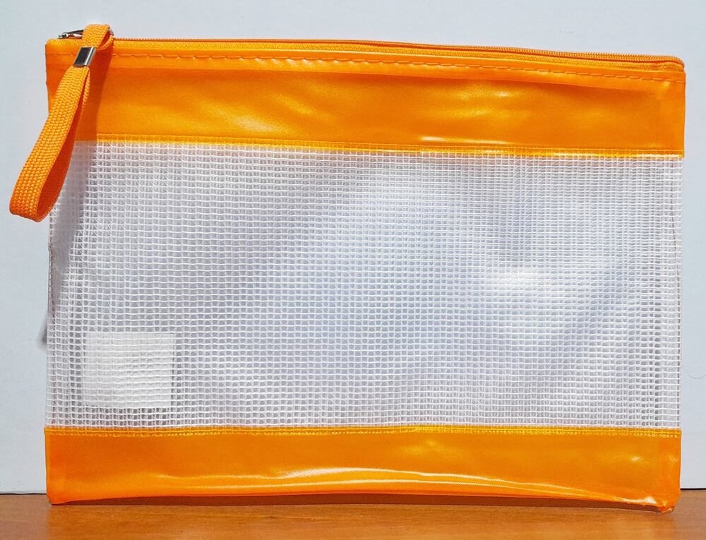 SOBRE PLASTICO A4 CON CIERRE LAMA CHE56