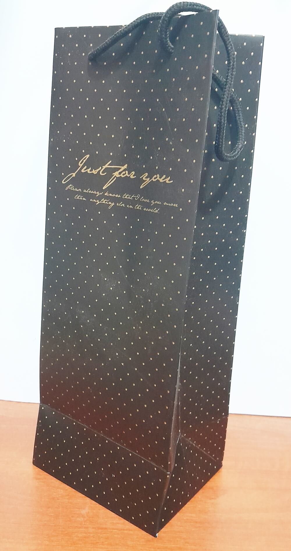 BOLSA CON CORDON BOTELLA NEGRO LUNAR